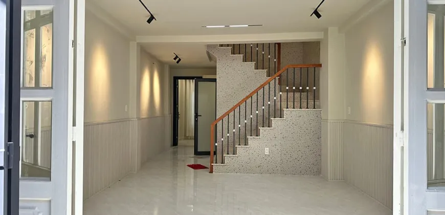 Bán nhà hẻm 391 Huỳnh Tấn Phát Quận 7 diện tích 43m2 có sân thượng